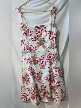 Tory Burch Sylvia Dress White Background Red & Greeb Floral print Size M